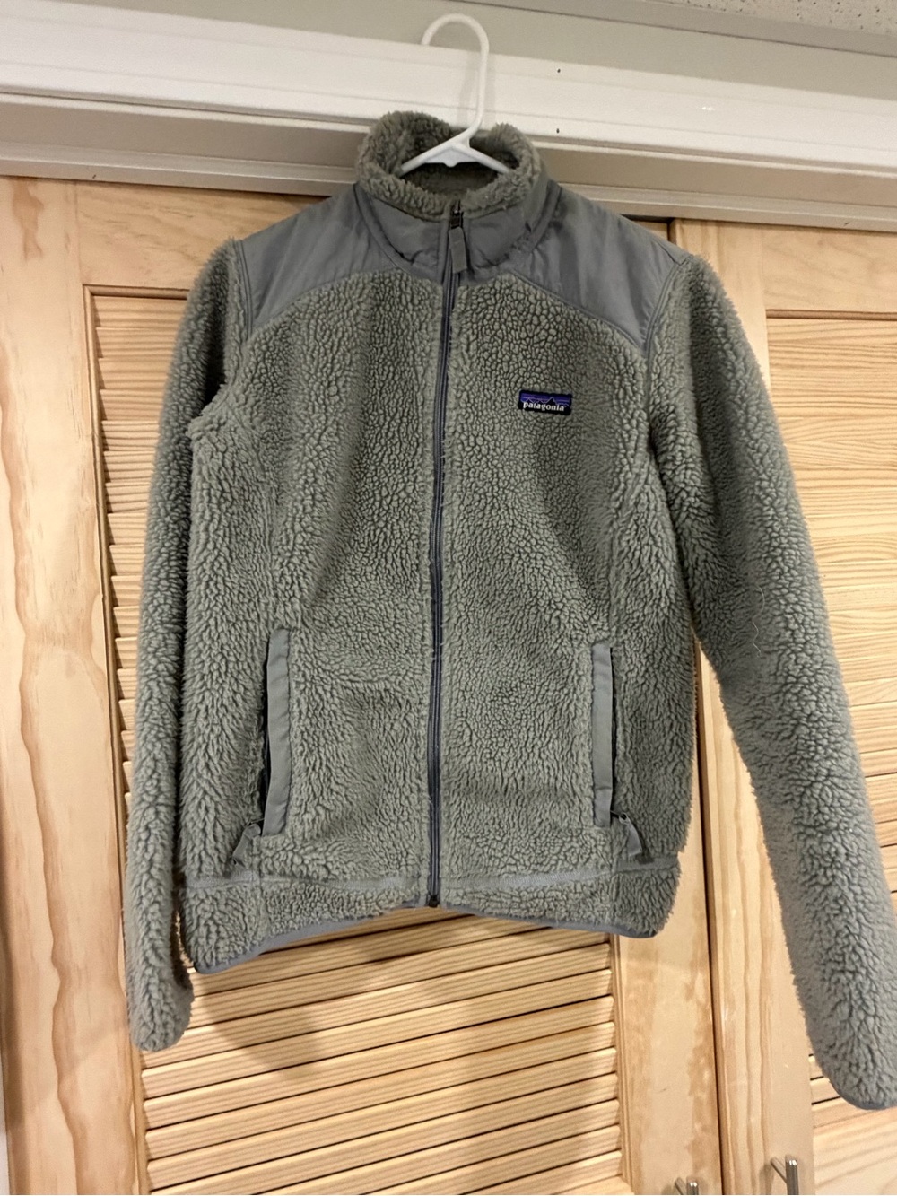 Patagonia Gray Women’s classic Retro-X fleece jacket - Full Zip Size M